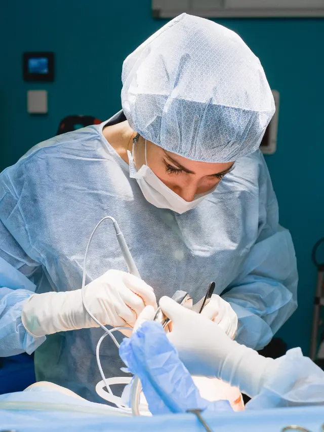 How risky is EVAR surgery?